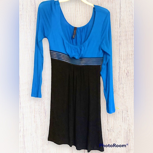 A Junior color block knit dress. Purchased at HOT Topic. In pre owned condition - Picture 1 of 2